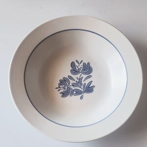 VTG. Pfaltzgraff Yorktowne, Blue Floral Stoneware, Soup/Cereal Bowl.